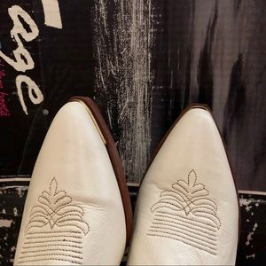 Sage Cowgirl Boots - WHITE